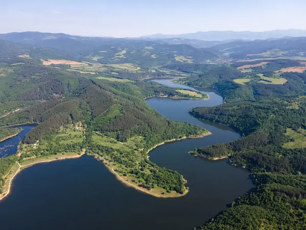 Topolnitsa Reservoir, Sredna Gora Dağı, Bulgaristan 'ın yay manzarası