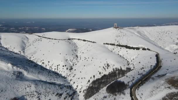 Incrível Vista Aérea Inverno Das Montanhas Dos Balcãs Torno Beklemeto — Vídeo de Stock