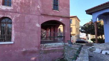 KAVALA, GREECE - 27 Aralık 2023: Eski Kavala kenti, Doğu Makedonya ve Trakya, Yunanistan
