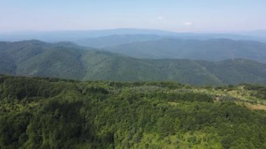 Bulgaristan 'ın Pernik Bölgesi, Kamenititsa zirvesi yakınlarındaki Erul Dağı' nın Hava Sahası