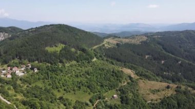 Bulgaristan 'ın Pernik Bölgesi, Kamenititsa zirvesi yakınlarındaki Erul Dağı' nın Hava Sahası