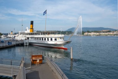 GENEVA, SWitzERLAND - 19 Haziran 2023: İsviçre 'nin Cenevre kentinin şaşırtıcı panoramik manzarası