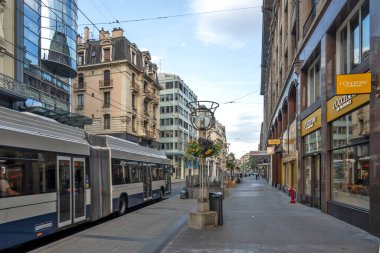 GENEVA, SWitzERLAND - 19 Haziran 2023: İsviçre 'nin Cenevre kentinin şaşırtıcı panoramik manzarası