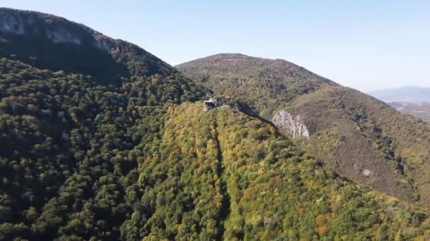 Αεροφωτογραφία Των Βαλκανικών Ορέων Κοντά Στη Μονή Γκλοζένε Του Αγίου — Αρχείο Βίντεο