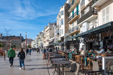 CANNES, FRANCE - 29 Ocak 2024: Cannes, Provence Alpes-Cote d 'Azur, Fransa