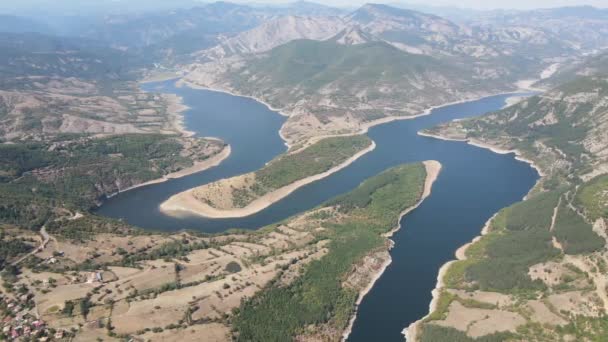 Increíble Vista Aérea Del Embalse Kardzhali Del Meandro Del Río — Vídeos de Stock