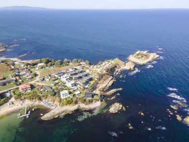 Bulgaristan 'ın Burgaz Bölgesi Arapya plajı yakınlarındaki Karadeniz kıyılarının hava manzarası