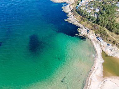 Bulgaristan 'ın Burgaz Bölgesi Arapya plajı yakınlarındaki Karadeniz kıyılarının hava manzarası