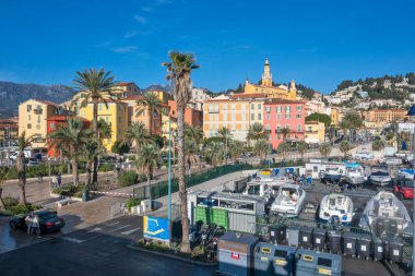 MENTON, FRANCE - 27 Ocak 2024: Menton, Provence Alpes-Cote d 'Azur, Fransa' nın panoramik manzarası