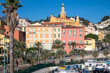 MENTON, FRANCE - 27 Ocak 2024: Menton, Provence Alpes-Cote d 'Azur, Fransa' nın panoramik manzarası