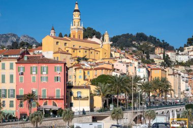 MENTON, FRANCE - 27 Ocak 2024: Menton, Provence Alpes-Cote d 'Azur, Fransa' nın panoramik manzarası
