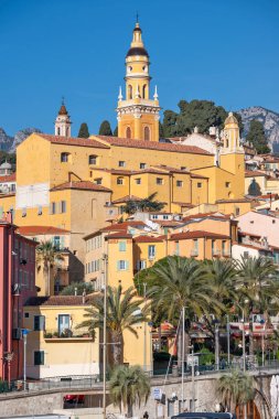 MENTON, FRANCE - 27 Ocak 2024: Menton, Provence Alpes-Cote d 'Azur, Fransa' nın panoramik manzarası