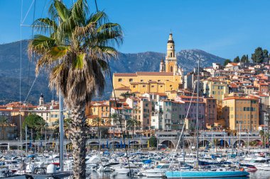 MENTON, FRANCE - 27 Ocak 2024: Menton, Provence Alpes-Cote d 'Azur, Fransa' nın panoramik manzarası