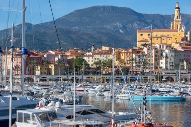 MENTON, FRANCE - 27 Ocak 2024: Menton, Provence Alpes-Cote d 'Azur, Fransa' nın panoramik manzarası
