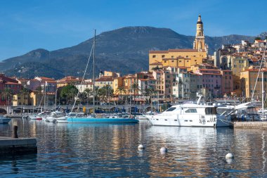 MENTON, FRANCE - 27 Ocak 2024: Menton, Provence Alpes-Cote d 'Azur, Fransa' nın panoramik manzarası