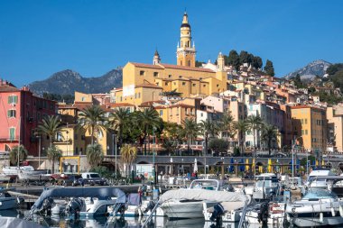 MENTON, FRANCE - 27 Ocak 2024: Menton, Provence Alpes-Cote d 'Azur, Fransa' nın panoramik manzarası