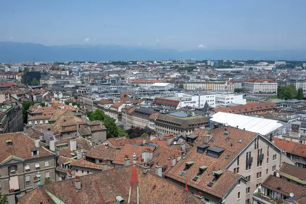 GENEVA, SWitzERLAND - 20 Haziran 2023: İsviçre 'nin Cenevre kentinin şaşırtıcı Panoramik manzarası