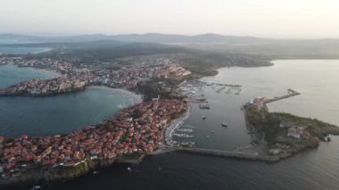 Bulgaristan 'ın Burgaz Bölgesi' nin eski Sozopol kentinin hava gün batımı manzarası