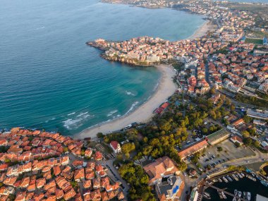 Bulgaristan 'ın Burgaz Bölgesi' nin eski Sozopol kentinin hava gün batımı manzarası