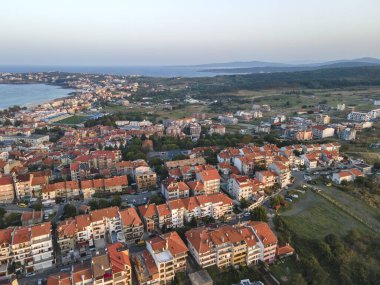 Bulgaristan 'ın Burgaz Bölgesi' nin eski Sozopol kentinin hava gün batımı manzarası