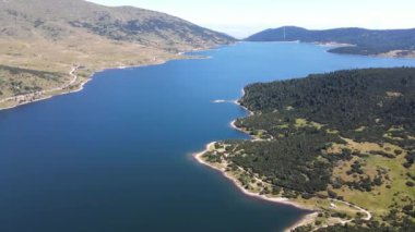 Belmeken Barajı 'nın Havadan Yaz manzarası, Rila dağı, Bulgaristan