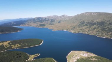 Belmeken Barajı 'nın Havadan Yaz manzarası, Rila dağı, Bulgaristan