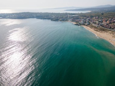 Bulgaristan 'ın Burgaz Bölgesi Sozopol ve Harmanite Plajı' nın hava manzarası