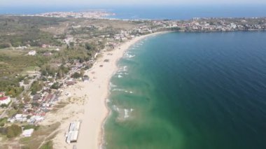 Bulgaristan 'ın Burgaz Bölgesi Sozopol yakınlarındaki Smokinya Plajı' nın hava manzarası 