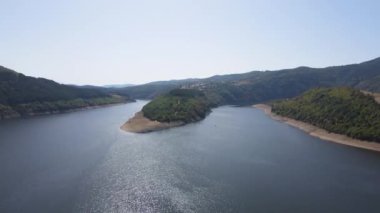 Bulgaristan 'ın Kardzhali Barajı ve Arda Nehri' nin şaşırtıcı manzarası