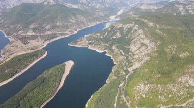 Bulgaristan 'ın Kardzhali Barajı ve Arda Nehri' nin şaşırtıcı manzarası