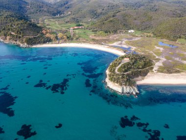 Azapiko Kuzey Sahili yakınlarındaki Sithonia kıyı şeridi, Chalkidiki, Orta Makedonya, Yunanistan
