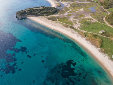Azapiko Kuzey Sahili yakınlarındaki Sithonia kıyı şeridi, Chalkidiki, Orta Makedonya, Yunanistan