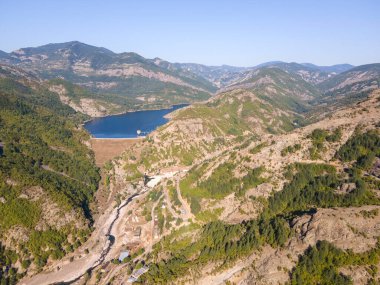 Bulgaristan 'ın Borovitsa Barajı yakınlarındaki Rodop Dağları' nın şaşırtıcı hava manzarası