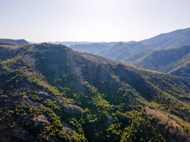 Bulgaristan 'ın Borovitsa Barajı yakınlarındaki Rodop Dağları' nın şaşırtıcı hava manzarası