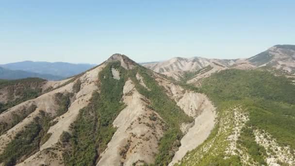 Αεροφωτογραφία Της Κορυφής Kazanla Radimar Στα Βουνά Της Ροδόπης Περιοχή — Αρχείο Βίντεο
