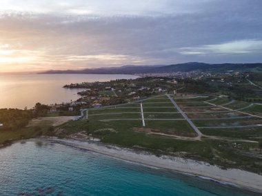 Agios Ioannis Sahili yakınlarındaki Sithonia kıyı şeridi, Chalkidiki, Orta Makedonya ve Yunanistan