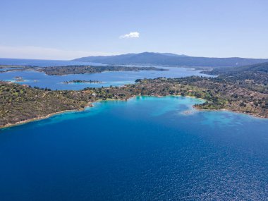 Lagonisi Sahili yakınlarındaki Sithonia kıyı şeridi, Chalkidiki, Orta Makedonya, Yunanistan