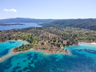 Lagonisi Sahili yakınlarındaki Sithonia kıyı şeridi, Chalkidiki, Orta Makedonya, Yunanistan