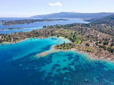 Lagonisi Sahili yakınlarındaki Sithonia kıyı şeridi, Chalkidiki, Orta Makedonya, Yunanistan