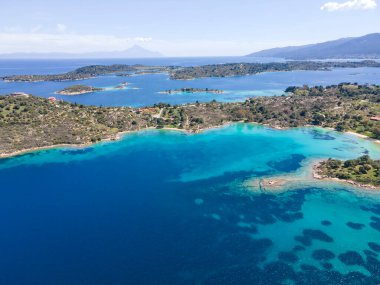 Lagonisi Sahili yakınlarındaki Sithonia kıyı şeridi, Chalkidiki, Orta Makedonya, Yunanistan