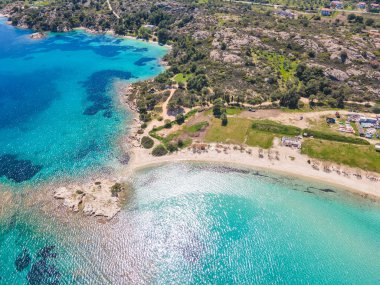 Lagonisi Sahili yakınlarındaki Sithonia kıyı şeridi, Chalkidiki, Orta Makedonya, Yunanistan