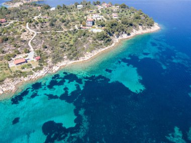 Lagonisi Sahili yakınlarındaki Sithonia kıyı şeridi, Chalkidiki, Orta Makedonya, Yunanistan