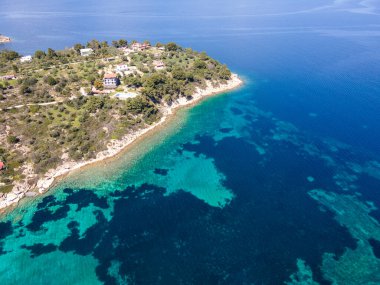 Lagonisi Sahili yakınlarındaki Sithonia kıyı şeridi, Chalkidiki, Orta Makedonya, Yunanistan