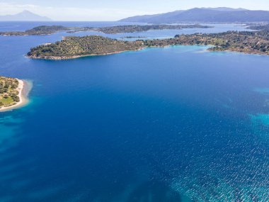 Lagonisi Sahili yakınlarındaki Sithonia kıyı şeridi, Chalkidiki, Orta Makedonya, Yunanistan