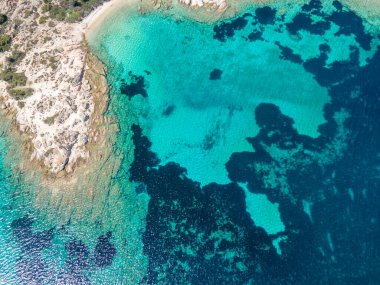 Lagonisi Sahili yakınlarındaki Sithonia kıyı şeridi, Chalkidiki, Orta Makedonya, Yunanistan