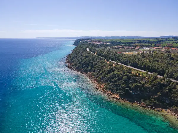 Nea Fokea, Chalkidiki, Orta Makedonya ve Yunanistan yakınlarındaki Kassandra kıyı şeridinin inanılmaz manzarası