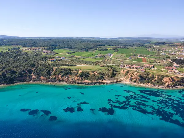 Nea Fokea, Chalkidiki, Orta Makedonya ve Yunanistan yakınlarındaki Kassandra kıyı şeridinin inanılmaz manzarası