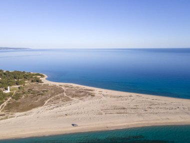Possidi plajı yakınlarındaki Kassandra kıyı şeridi, Chalkidiki, Orta Makedonya, Yunanistan