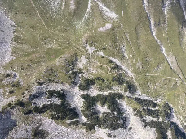 Bulgaristan 'ın Vihren Tepesi yakınlarındaki Pirin Dağı' nın şaşırtıcı hava manzarası