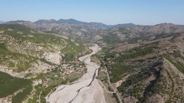 Incroyable Vue Aérienne Rivière Borovitsa Rhodope Mountains Bulgarie Séquence Vidéo Libre De Droits